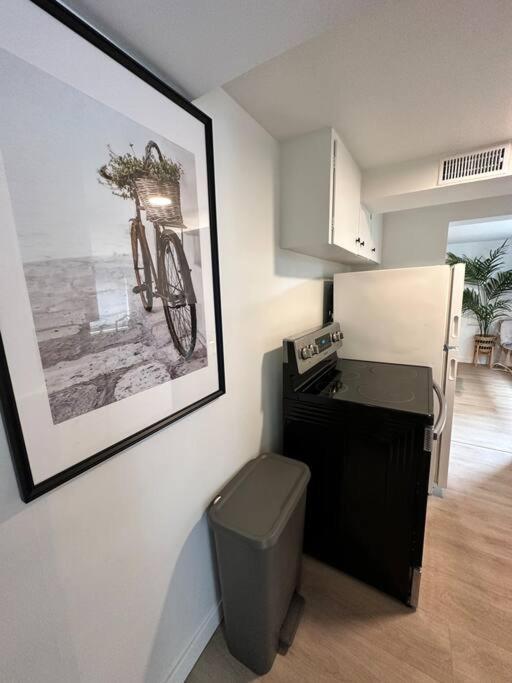 Apartamento Petite Main Street Haven Vancouver Exterior foto